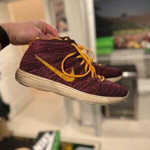 Nike Lunar Flyknit Chukka in Grand Purple Laser Orange size 10.5 Men